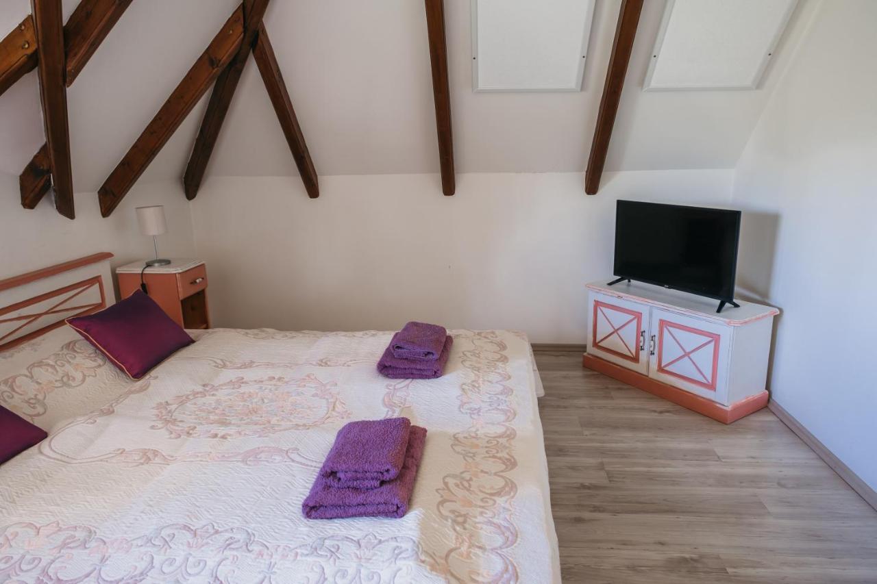 Cselling Udvarhaz Révfülöp Exteriör bild